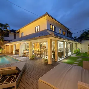 villa-amana-seminyak.ubudhotelsnow.com/