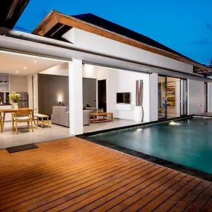 villa-dedayuh-seminyak.ubudhotelsnow.com/